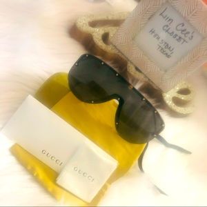 Gucci Sunglasses GG0667S Studded Shield